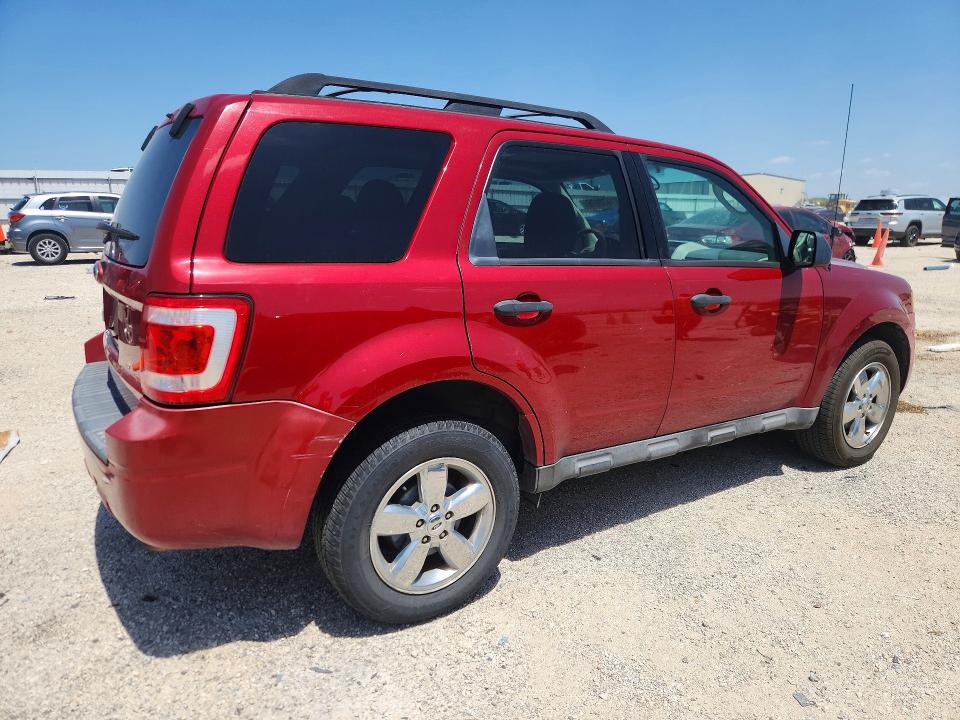 Photo 3 from auction – 2010 FORD ESCAPE with VIN 1FMCU0D70AKA72181