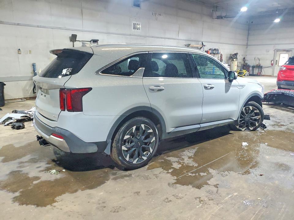 Снимка 3 от търг – 2026 KIA SORENTO с VIN 5XYRHDJF9TG427976