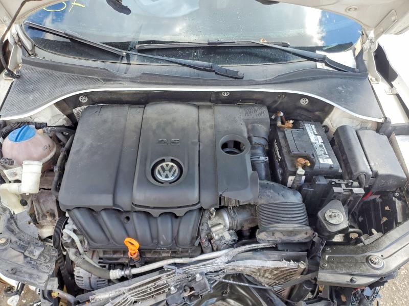 Photo 11 from auction – 2013 VOLKSWAGEN PASSAT with VIN 1VWCP7A32DC088464