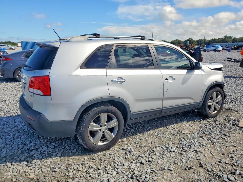 Photo 3 from auction – 2012 KIA SORENTO with VIN 5XYKU3A68CG307013