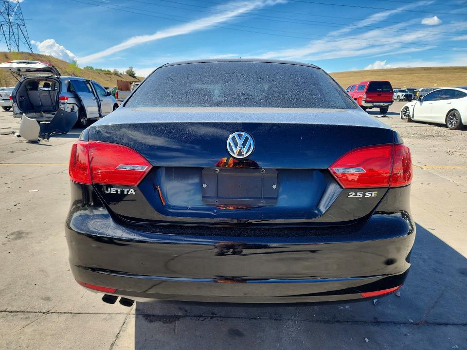 Photo 6 from auction – 2011 VOLKSWAGEN JETTA with VIN 3VWDX7AJ3BM370563