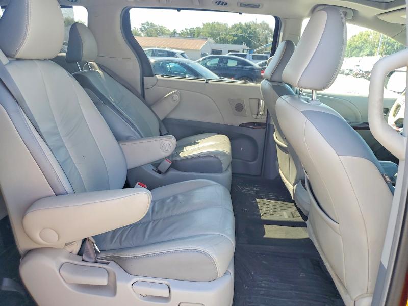 Photo 11 from auction – 2011 TOYOTA SIENNA with VIN 5TDDK3DC8BS002483