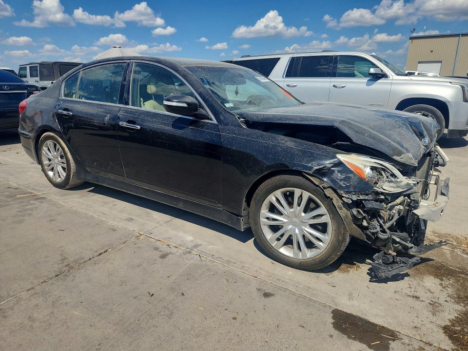 Photo 4 from auction – 2014 HYUNDAI GENESIS with VIN KMHGC4DD2EU262513