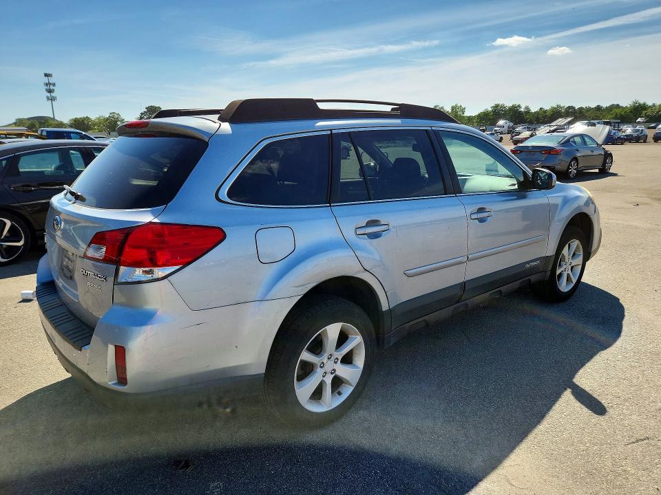 Photo 3 from auction – 2013 SUBARU OUTBACK with VIN 4S4BRBCC8D3275650