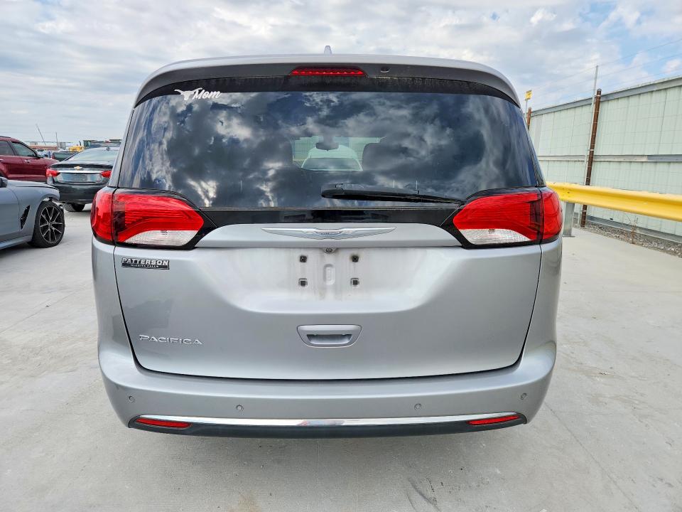 Foto 6 de la subasta – 2017 CHRYSLER PACIFICA con VIN 2C4RC1BG4HR654726