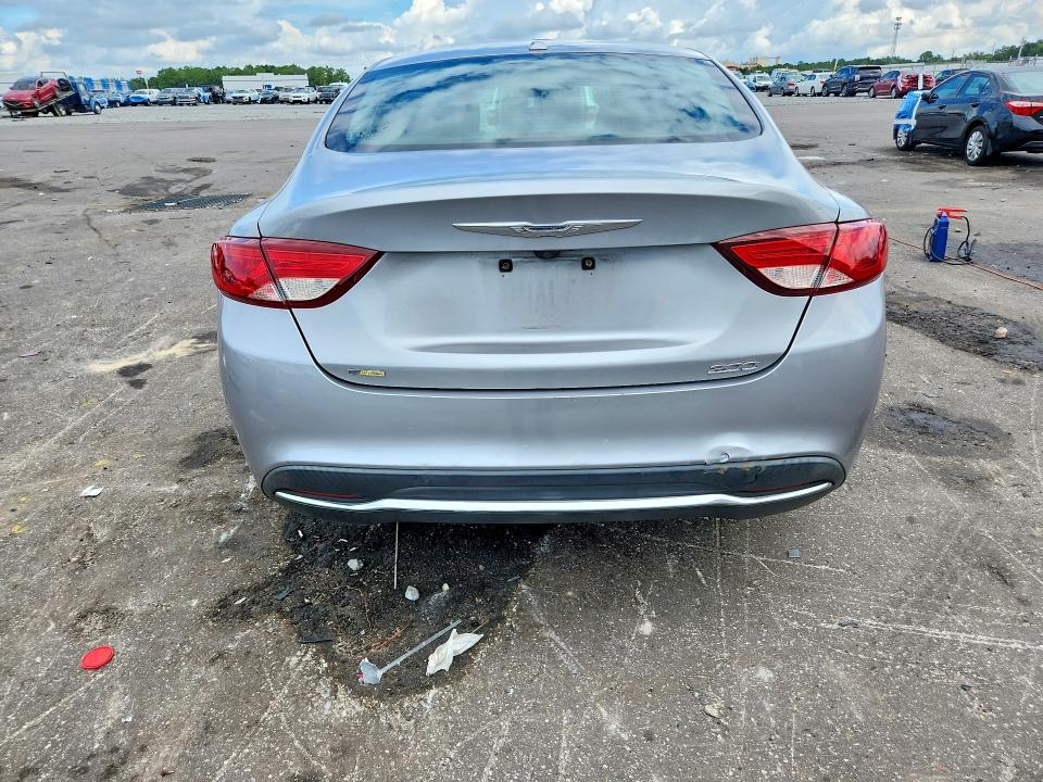 Photo 6 from auction – 2016 CHRYSLER 200 with VIN 1C3CCCAB5GN136356