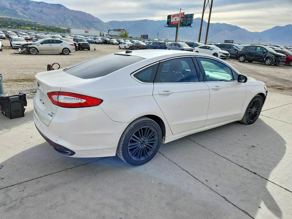 Снимка 3 от търг – 2016 FORD FUSION с VIN 3FA6P0T94GR122859