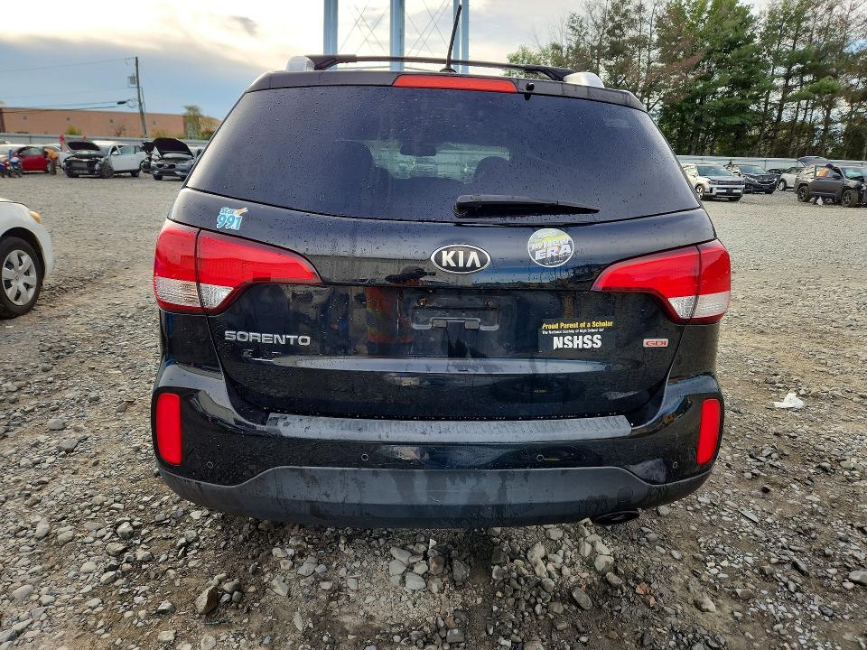 Photo 6 from auction – 2014 KIA SORENTO with VIN 5XYKT4A68EG485662