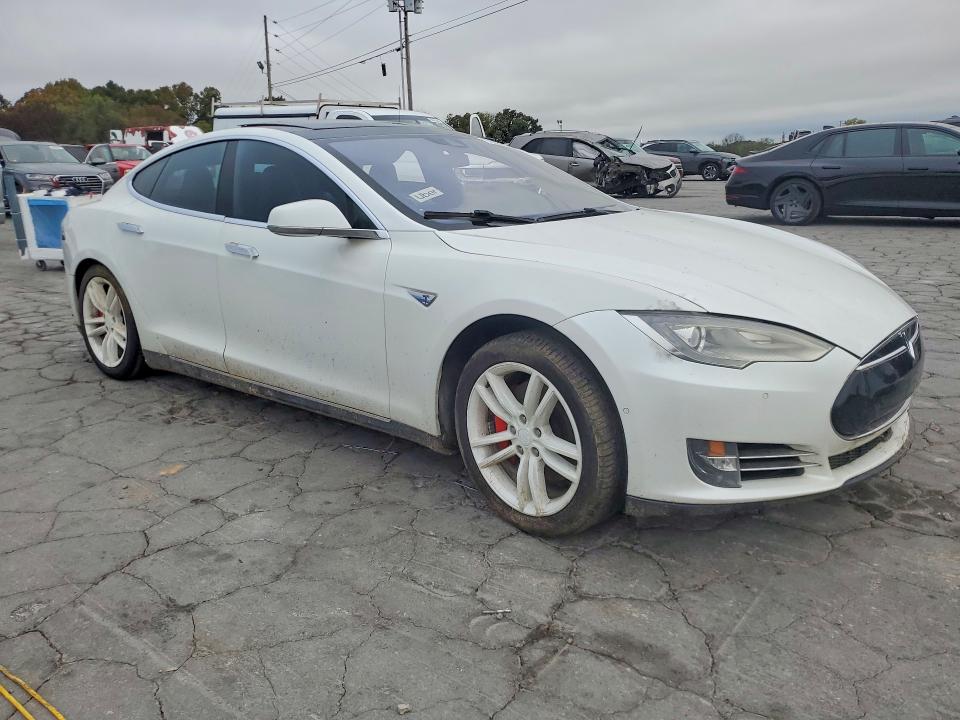 Фото 4 с аукциона – 2016 TESLA MODEL S с VIN 5YJSA1E2XGF128909