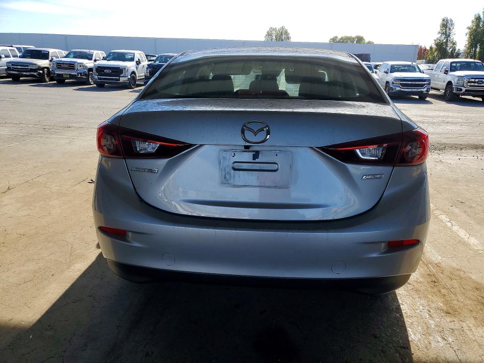 Photo 6 from auction – 2018 MAZDA 3 with VIN 3MZBN1U78JM260276