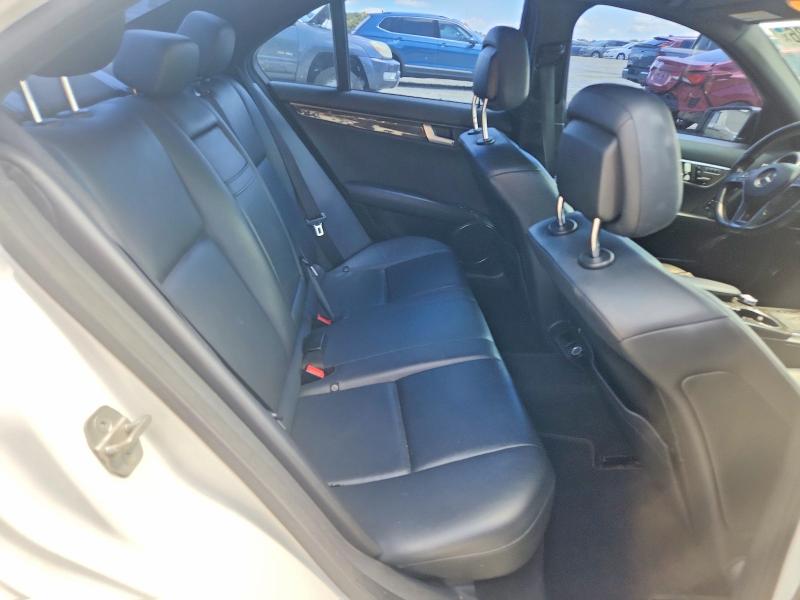 Photo 10 from auction – 2013 MERCEDES-BENZ C with VIN WDDGF8AB6DR288965