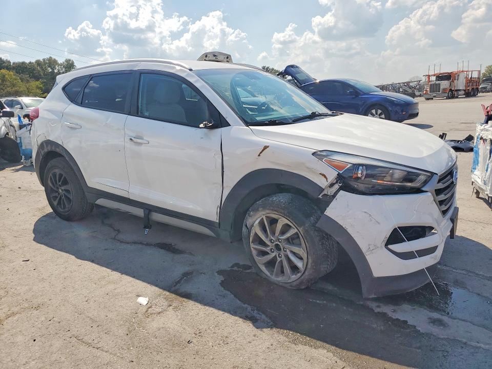 Photo 4 from auction – 2018 HYUNDAI TUCSON with VIN KM8J33A41JU669480