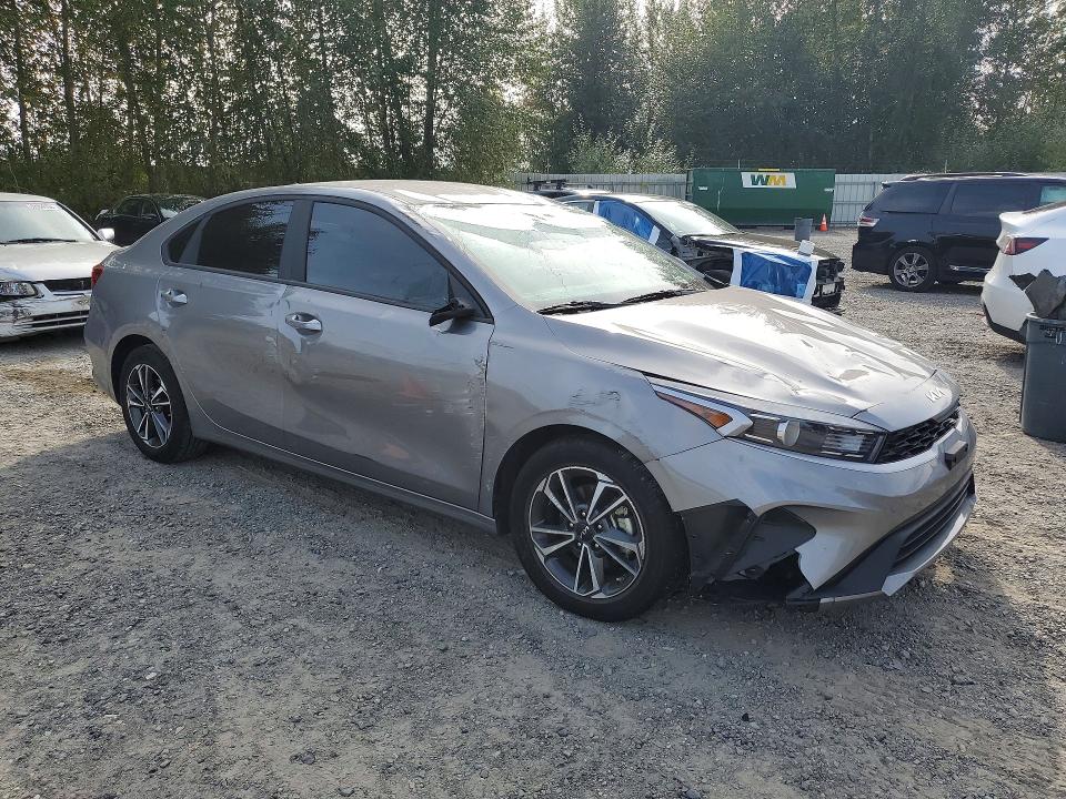 Foto 4 de la subasta – 2023 KIA FORTE con VIN 3KPF24AD2PE672141