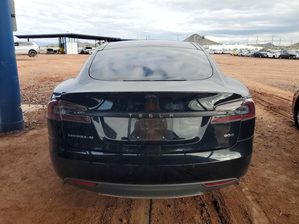 Фото 6 с аукциона – 2015 TESLA MODEL S с VIN 5YJSA1E21FF102519