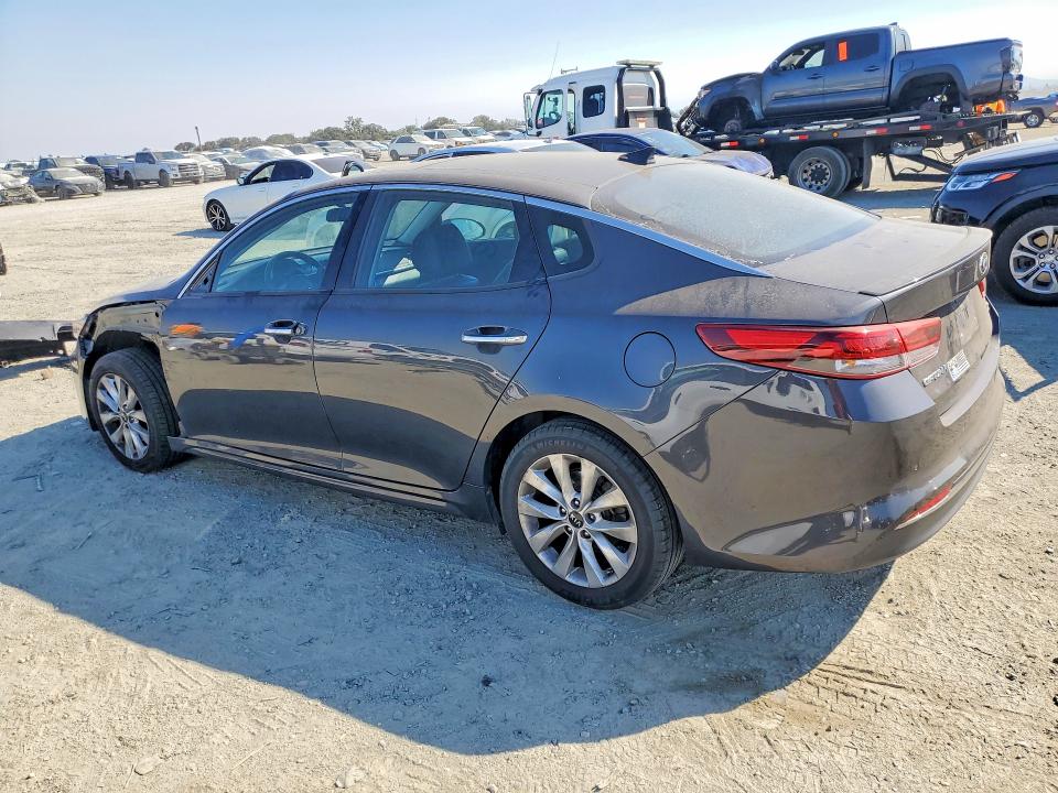 Photo 2 from auction – 2018 KIA OPTIMA with VIN 5XXGT4L33JG185650