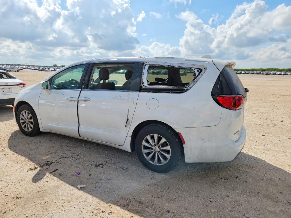 Photo 2 from auction – 2019 CHRYSLER PACIFICA with VIN 2C4RC1FGXKR526623