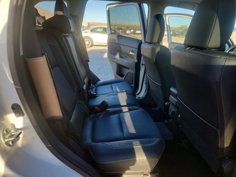 Photo 11 from auction – 2018 MITSUBISHI OUTLANDER with VIN JA4J24A55JZ029372