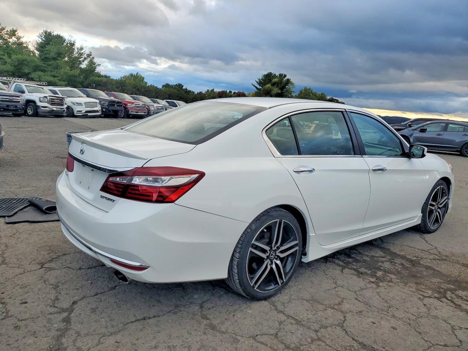 Photo 3 from auction – 2017 HONDA ACCORD with VIN 1HGCR2F53HA308157