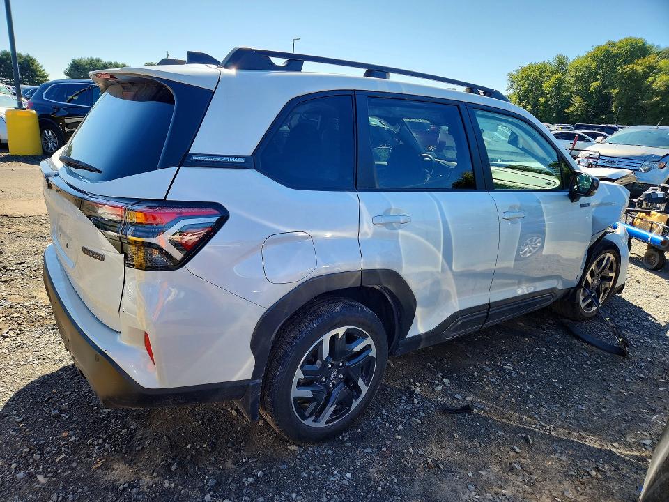 Photo 3 from auction – 2025 SUBARU FORESTER with VIN JF2SLSRD9SH409900