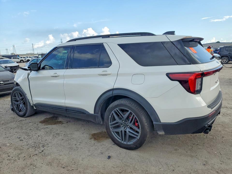 Photo 2 from auction – 2025 FORD EXPLORER with VIN 1FMWK7GC8SGA97516