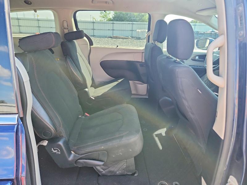 Photo 11 from auction – 2018 CHRYSLER PACIFICA with VIN 2C4RC1FG5JR212182