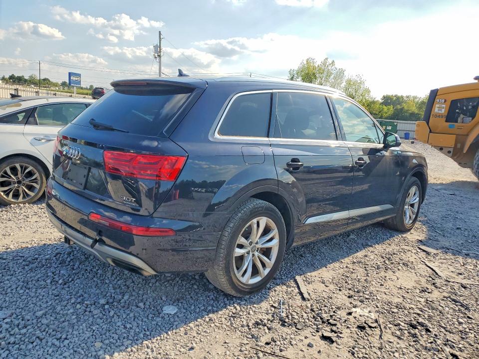 Снимка 3 от търг – 2017 AUDI Q7 с VIN WA1LAAF77HD033239