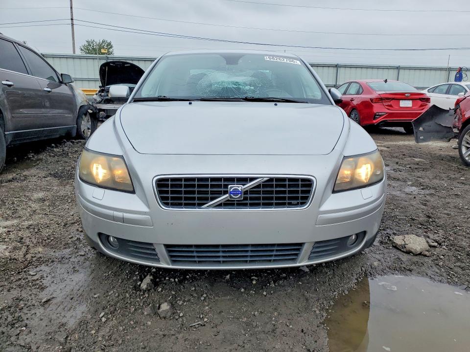 Photo 5 from auction – 2005 VOLVO S40 with VIN YV1MS682952047408