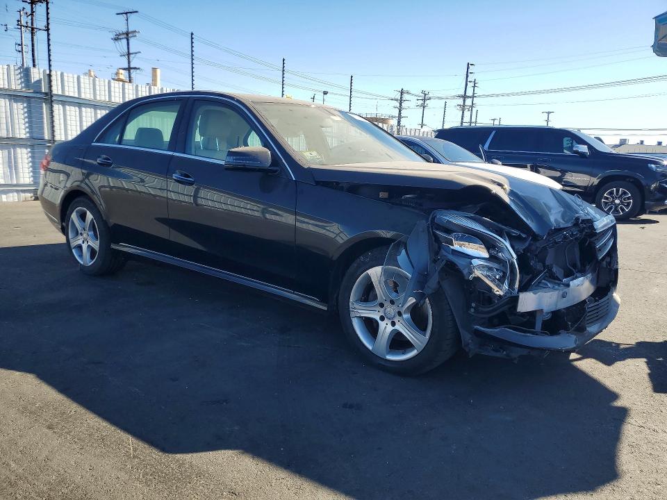 Photo 4 from auction – 2014 MERCEDES-BENZ E with VIN WDDHF8JB9EA989066