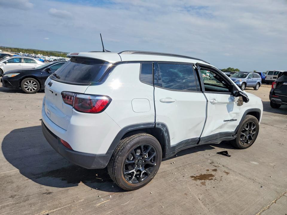 Photo 3 from auction – 2026 JEEP COMPASS with VIN 3C4NJDBN6TT209592