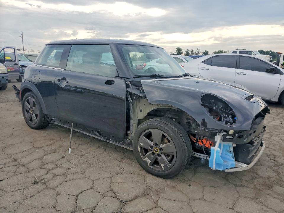 Zdjęcie 4 z aukcji – 2021 MINI COOPER z VIN WMWXP3C0XM2N98211