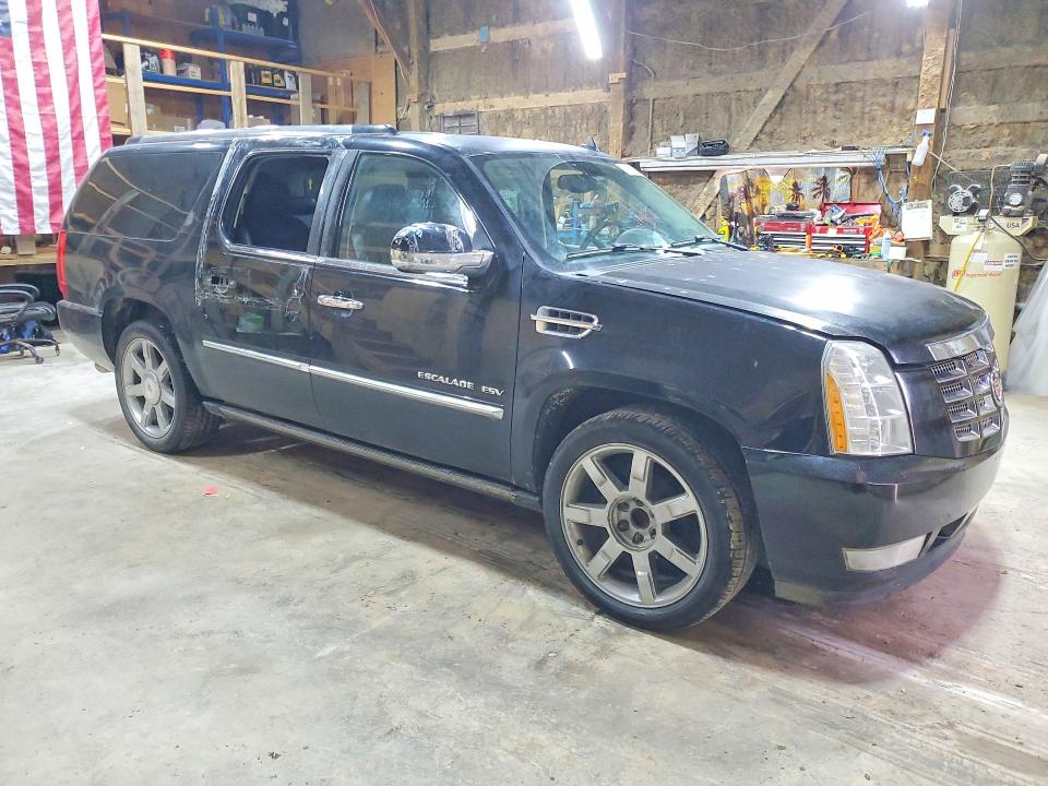 Photo 4 from auction – 2013 CADILLAC ESCALADE with VIN 1GYS3HEF3DR345045