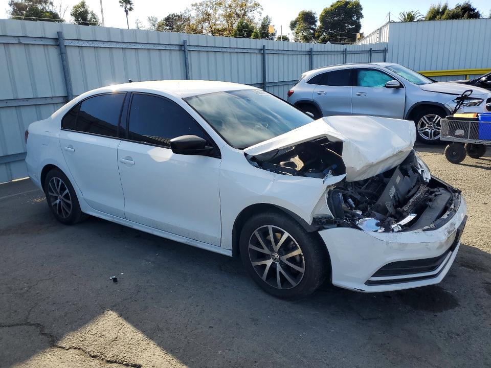 Photo 4 from auction – 2016 VOLKSWAGEN JETTA with VIN 3VWD67AJ0GM217701