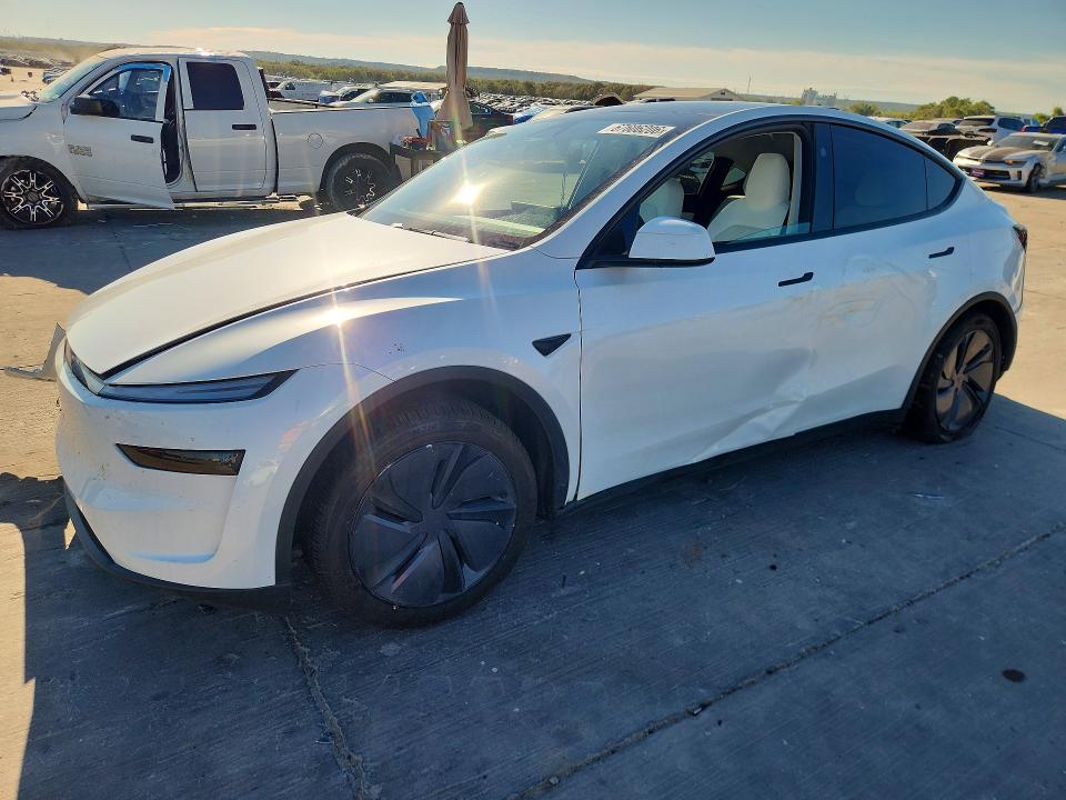 Снимка 1 от търг – 2026 TESLA MODEL Y с VIN 7SAYGDED0TA485361
