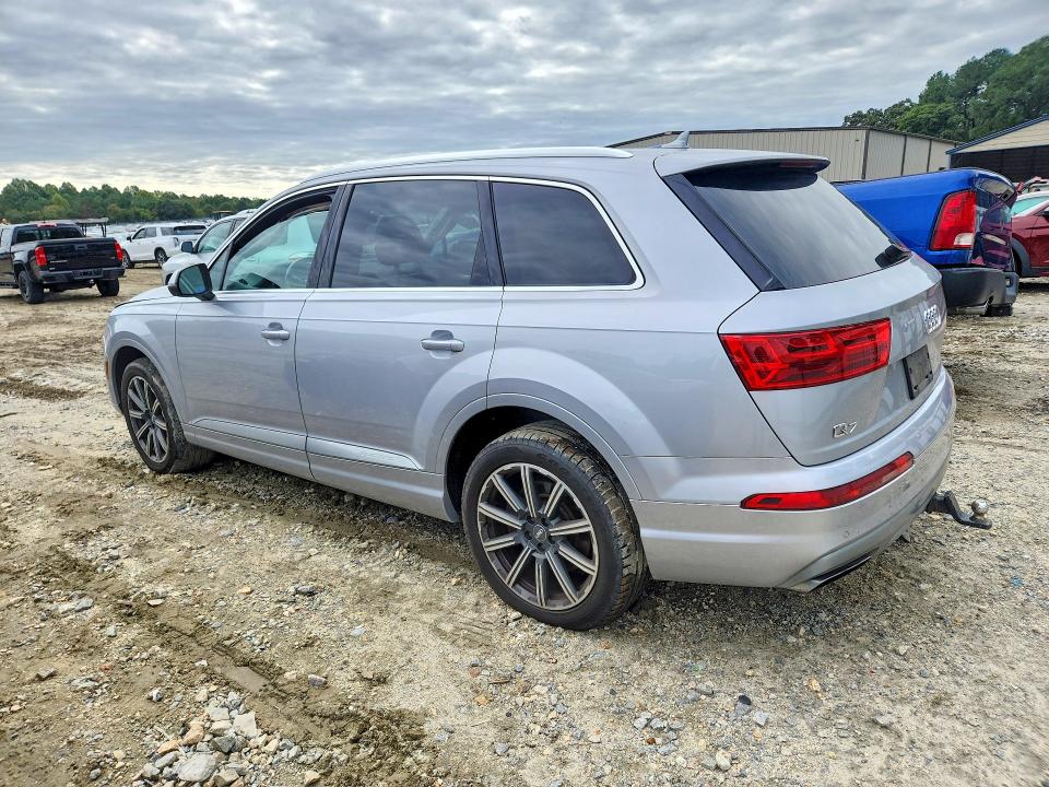 Снимка 2 от търг – 2017 AUDI Q7 с VIN WA1VAAF74HD003513