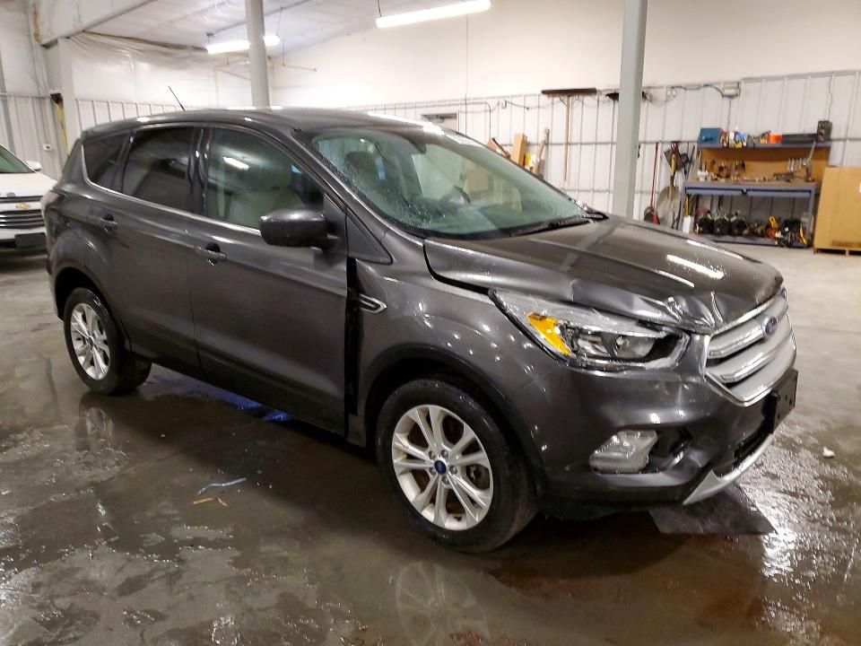 Снимка 4 от търг – 2017 FORD ESCAPE с VIN 1FMCU9G97HUB82709