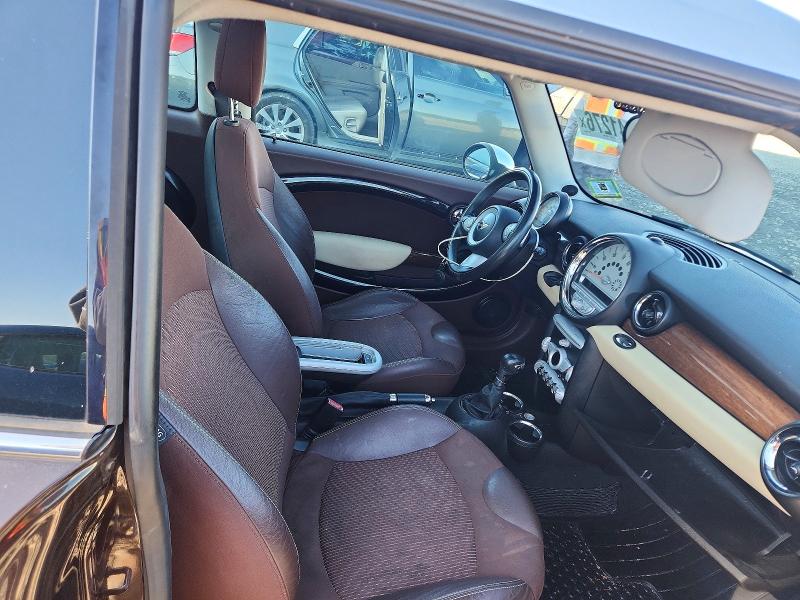 Zdjęcie 10 z aukcji – 2008 MINI COOPER z VIN WMWML33548TN68180