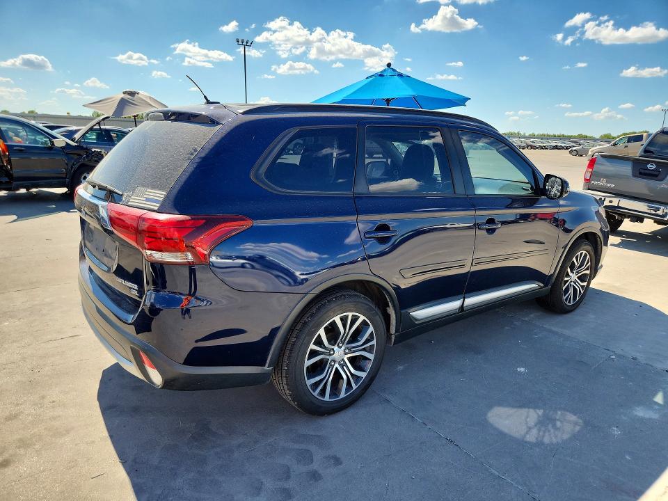 Photo 3 from auction – 2016 MITSUBISHI OUTLANDER with VIN JA4AD3A30GZ045782
