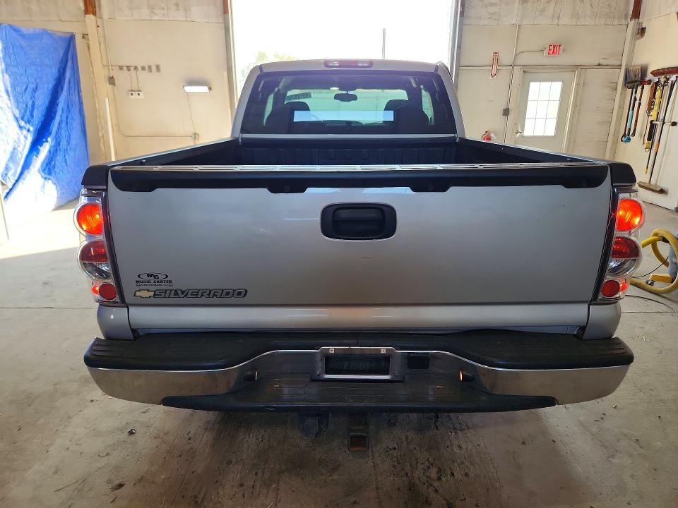 Photo 6 from auction – 2006 CHEVROLET SILVERADO with VIN 1GCEC19ZX6Z169399
