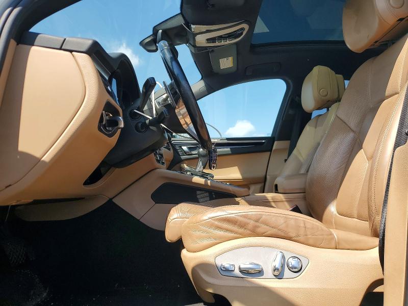 Фото 7 с аукциона – 2019 PORSCHE MACAN с VIN WP1AB2A57KLB32550