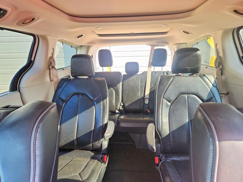 Photo 10 from auction – 2018 CHRYSLER PACIFICA with VIN 2C4RC1GG1JR232654
