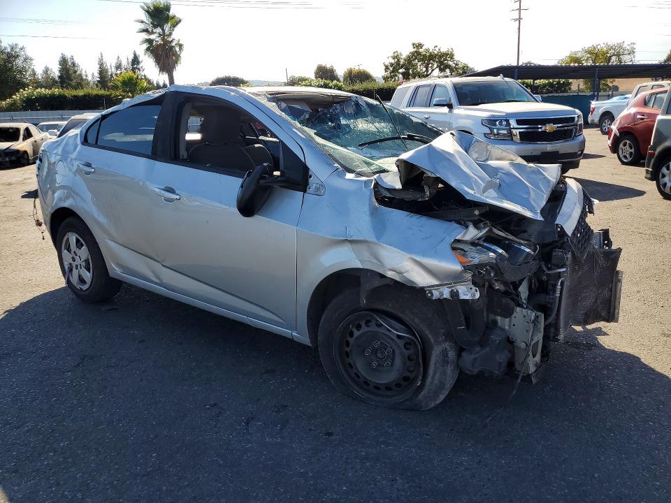 Zdjęcie 4 z aukcji – 2015 CHEVROLET SONIC z VIN 1G1JA5SG1F4126774