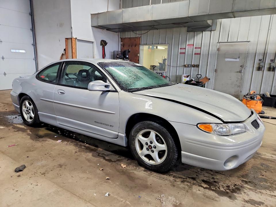 Photo 4 from auction – 2000 PONTIAC GRAND PRIX with VIN 1G2WP12K3YF249772