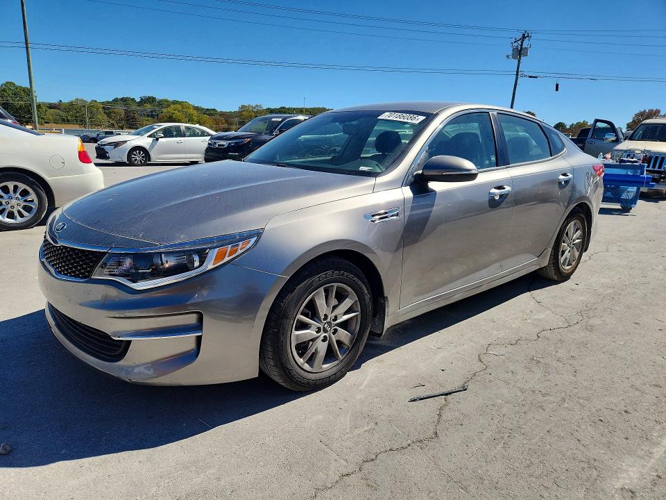 KIA OPTIMA 2018 مع رقم تعريف المركبة 5XXGT4L39JG178587 - صورة من المزاد