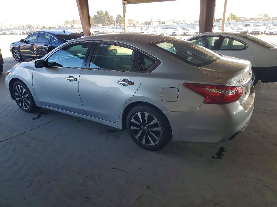 Photo 2 from auction – 2017 NISSAN ALTIMA with VIN 1N4AL3APXHC239290