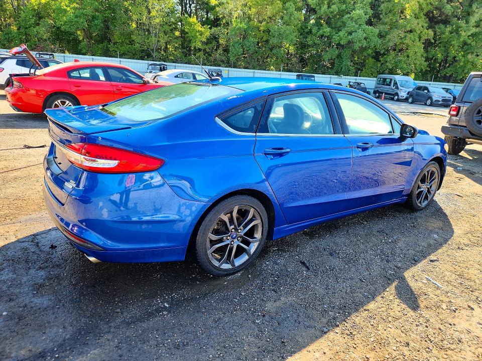 Zdjęcie 3 z aukcji – 2018 FORD FUSION z VIN 3FA6P0HD8JR130466