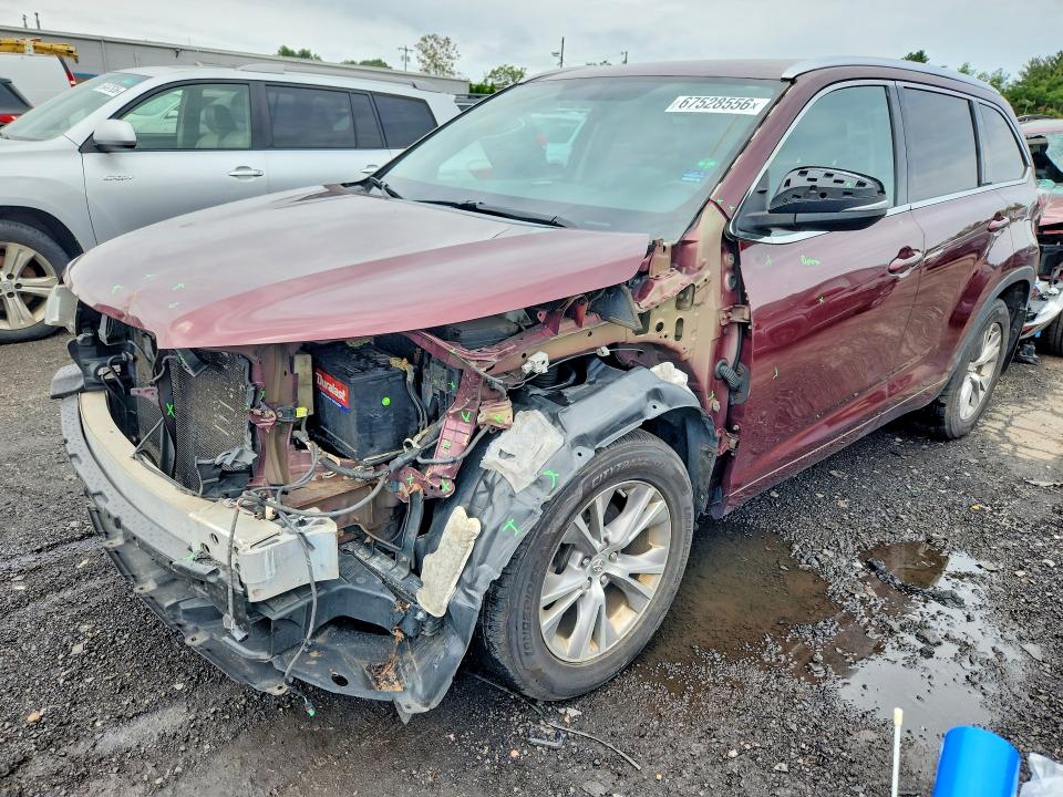 TOYOTA HIGHLANDER 2015 with VIN 5TDJKRFH3FS221484 - Photo from auction