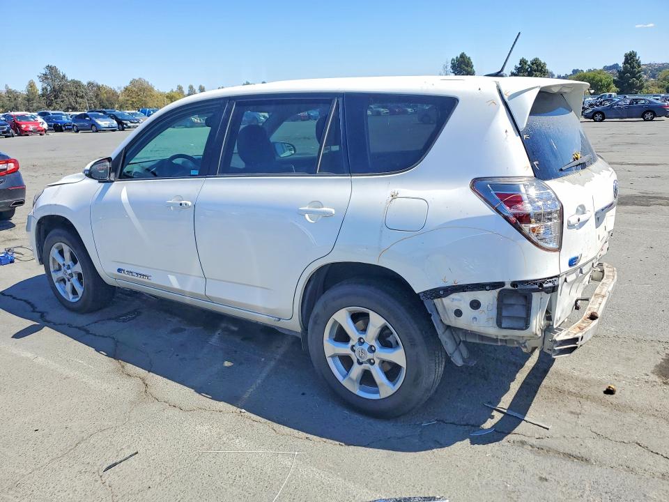 Photo 2 from auction – 2014 TOYOTA RAV4 EV with VIN 2T3YL4DV9EW003005