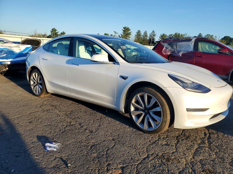 Снимка 4 от търг – 2020 TESLA MODEL 3 с VIN 5YJ3E1EA3LF599262