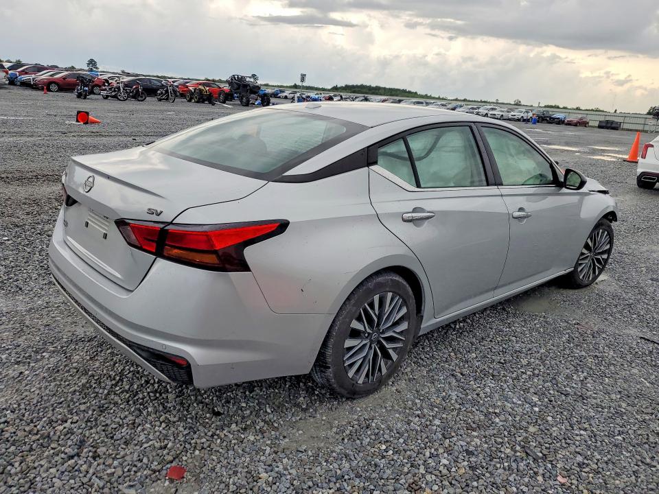 Photo 3 from auction – 2024 NISSAN ALTIMA with VIN 1N4BL4DV7RN377167
