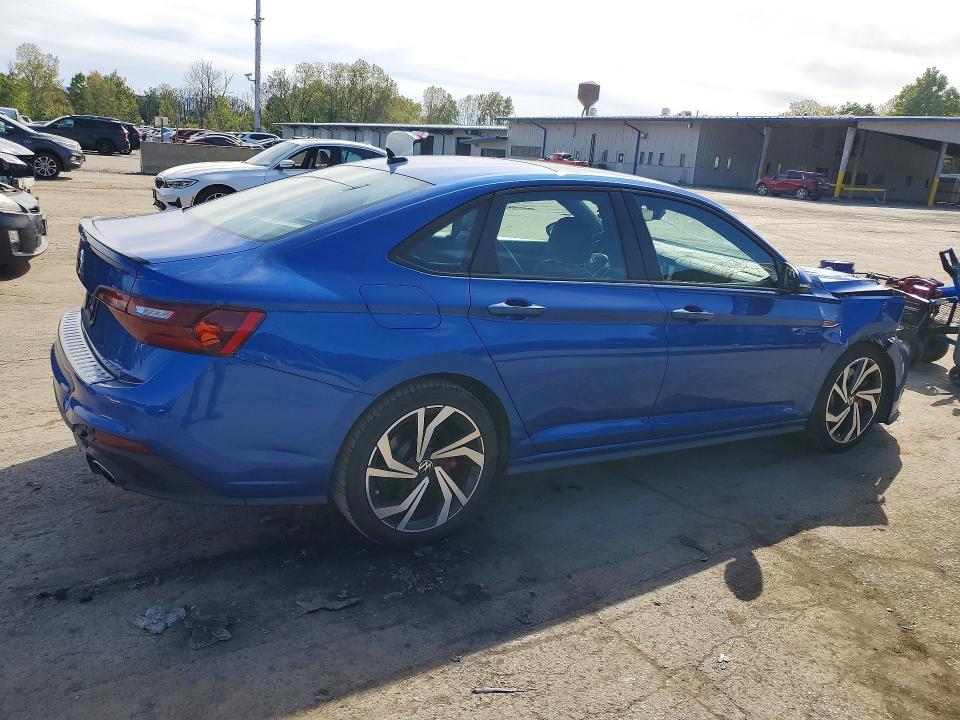 Photo 3 from auction – 2023 VOLKSWAGEN JETTA with VIN 3VW2T7BUXPM059702